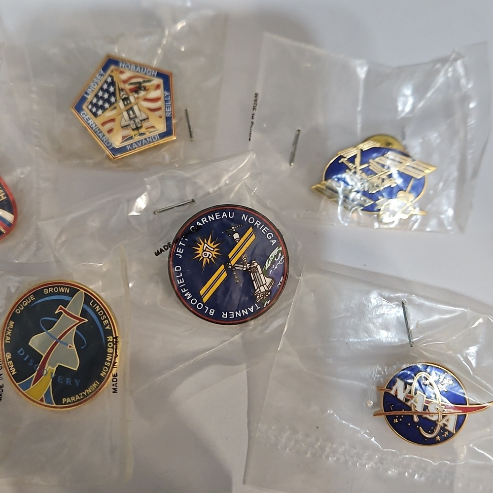 Nasa Pins Collection - Picture 2 of 7